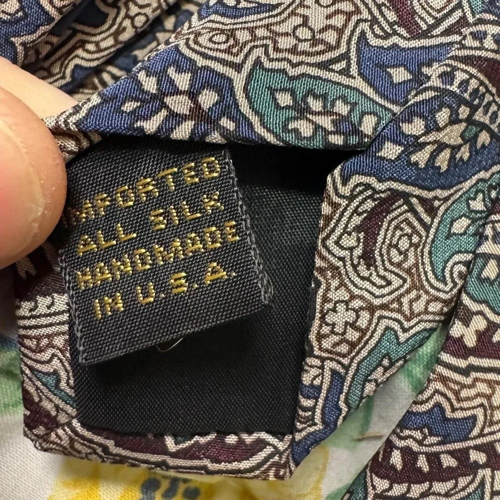 Marcus Neiman-Marcus Collection Paisley 100% Silk Necktie‎ Old Money Korea Made